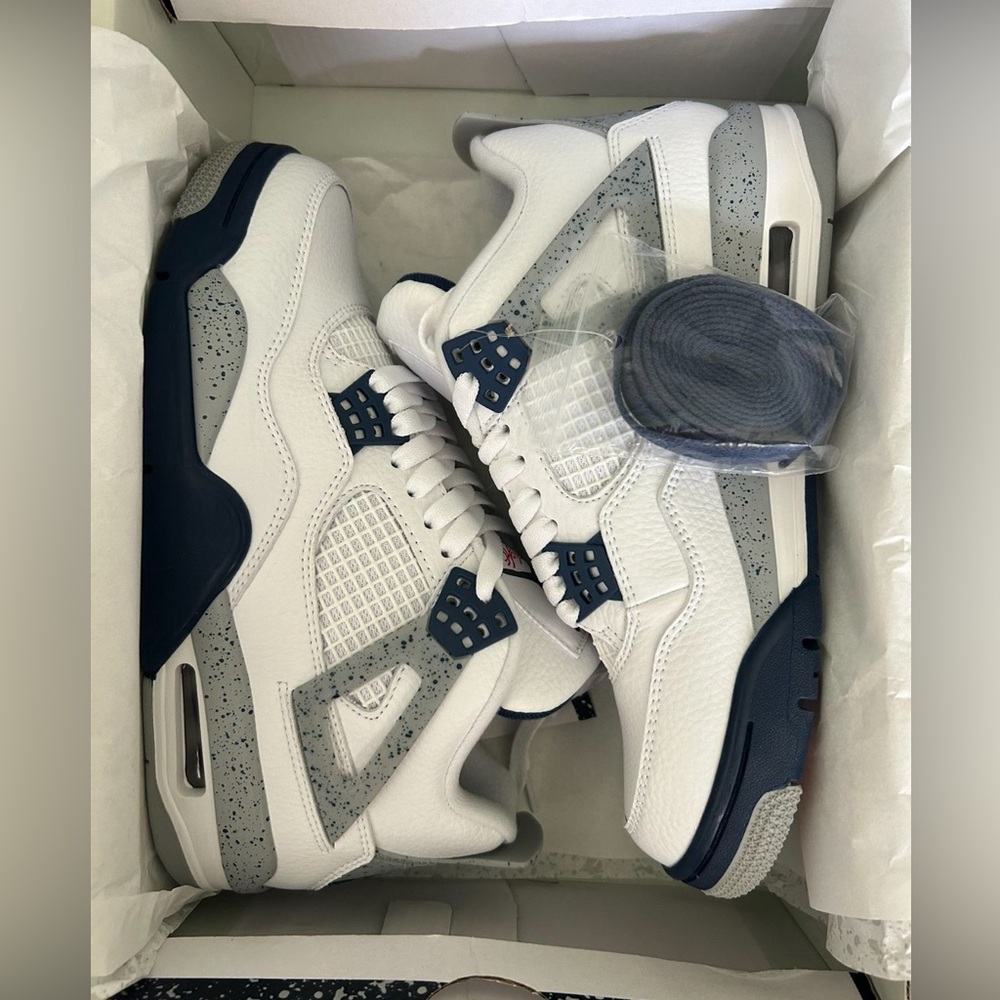Jordan 4 Midnight Navy